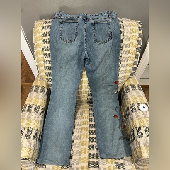 BILLY BLUES | Bootcut Floral Embroidered Jeans size 31 - Picture 5 of 5